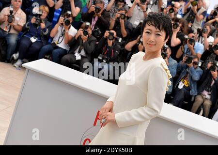 Jia Zhangke, Tao Zhao, lanshan Luo, Yu Lik Wai, Baoqiang Wang, Meng li in posa alla fotocellula 'Tian Zhu Ding' (UN tocco di peccato) tenutasi al Palais des Festivals nell'ambito del 66° Festival di Cannes, Francia, il 17 maggio 2013. Foto di Lionel Hahn/ABACAPRESS.COM Foto Stock