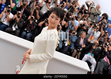 Jia Zhangke, Tao Zhao, lanshan Luo, Yu Lik Wai, Baoqiang Wang, Meng li in posa alla fotocellula 'Tian Zhu Ding' (UN tocco di peccato) tenutasi al Palais des Festivals nell'ambito del 66° Festival di Cannes, Francia, il 17 maggio 2013. Foto di Lionel Hahn/ABACAPRESS.COM Foto Stock