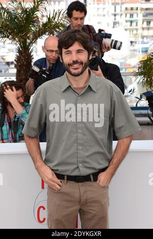 Diego Quemada-Diez in posa alla fotocellula la la Jaula De Oro tenutasi al Palais Des Festivals nell'ambito del 66° Festival cinematografico di Cannes, in Francia, il 22 maggio 2013. Foto di Nicolas Briquet/ABACAPRESS.COM Foto Stock