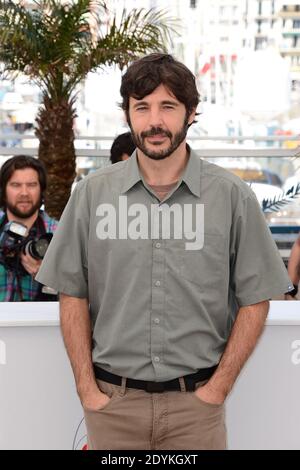 Diego Quemada-Diez in posa alla fotocellula la la Jaula De Oro tenutasi al Palais Des Festivals nell'ambito del 66° Festival cinematografico di Cannes, in Francia, il 22 maggio 2013. Foto di Nicolas Briquet/ABACAPRESS.COM Foto Stock