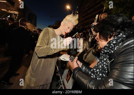 Tilda Swinton arriva per la proiezione "Only Lovers Left Alive" che si è svolta al Palais Des Festivals di Cannes, in Francia, il 25 maggio 2013, nell'ambito del 66° Festival del Cinema di Cannes. Foto di Lionel Hahn/ABACAPRESS.COM Foto Stock