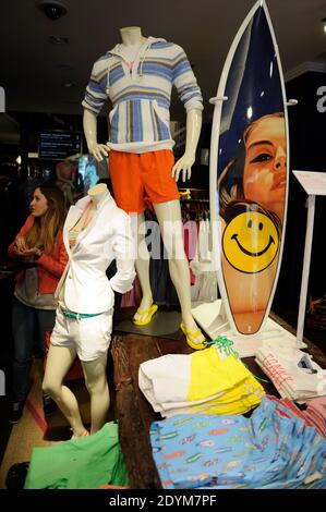 Una panoramica del lancio della collezione "Surf Shack" presso il negozio di navi da crociera di Parigi di Tommy Hilfiger, a Parigi, il 4 giugno 2013. Foto di Alban Wyters/ABACAPRESS.COM Foto Stock