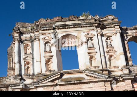 Antigua, Guatemala rovine della chiesa gesuita Foto Stock