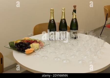 Tavoli per un ricevimento per eventi aziendali Foto Stock