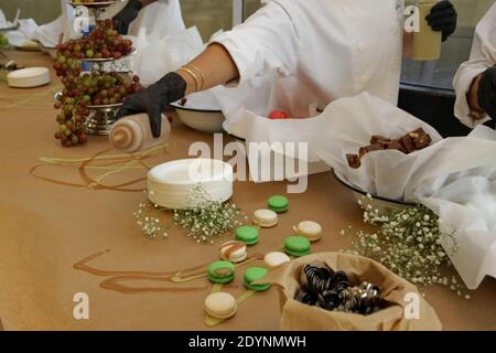 Assortimento di dessert su un tavolo a buffet Foto Stock