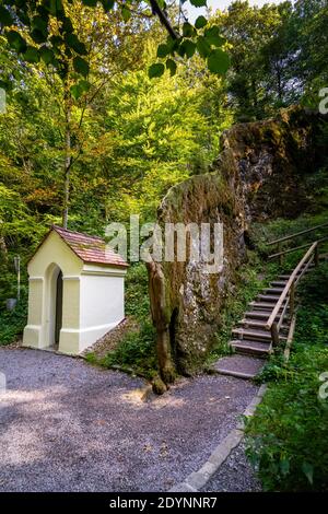 Growing Rock vicino a Landau in Baviera Germania Foto Stock