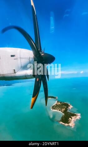 Vista aerea di Koh Samui dall'aereo, Thailandia, sud-est asiatico Foto Stock