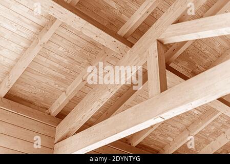 Costruzione in legno del tetto. Foto Stock