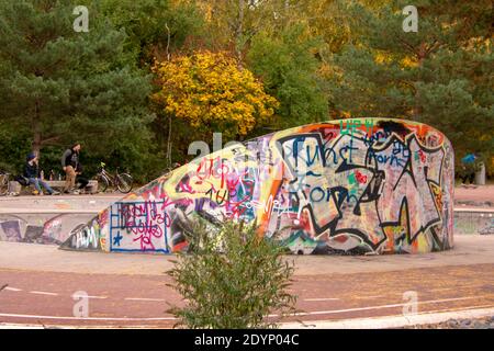 Paesaggio di vuoto skate Park nel parco Gleisdreieck durante il coronavirus Pandemia a Berlino Foto Stock