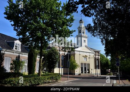 Het Ontvangershuis - la Casa del destinatario è una delle più antiche case residenziali della città olandese di Assen. La casa al Brink di Assen era originariamente uno degli edifici del monastero di Maria in Campis. Può essere stato usato come residenza di un sacerdote. La casa ha una volta cantina del 15 ° secolo. Dal 17 ° secolo fu in uso dai ricevitori generali di Drenthe. Fu restaurata tra il 1957 e il 1959, dopodiché fu messa in uso dal Museo dei Drents. Olandese Paesi Bassi Foto Stock