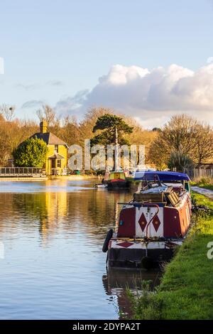 Passeggia lungo il fiume Lea da Ware a Great Amwell Riserva naturale Foto Stock