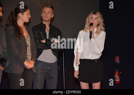 La prima di Parigi un tout prix, realizzato da Reem Kherici, con la presenza di tutti gli attori, qui Josephine Drai, Philippe Lacheau e Cecile Cassel, Boulogne, Francia, il 3 luglio 2013. Foto di Margaux Feminier/ABACAPRESS.COM Foto Stock