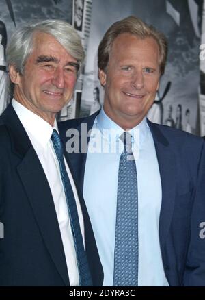 Sam Waterston, Jeff Danielsfrequentando la prima HBO per la Newsroom Season 2 tenutasi presso Paramount Studios di Hollywood, Los Angeles, CA, USA il 10 luglio 2013. (Nella foto: Sam Waterston, Jeff Daniels) Foto di Baxter/ABACAPRESS.COM Foto Stock