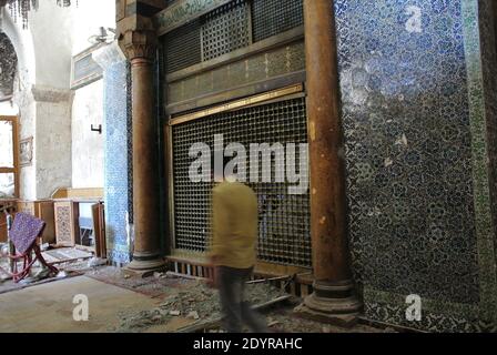 All'interno della 'Grande Moschea Umayyyyad' e del santuario di Zacharia, ad Aleppo, Siria, l'8 luglio 2013. Foto di Ammar Abd Rabbo/ABACAPRESS.COM Foto Stock