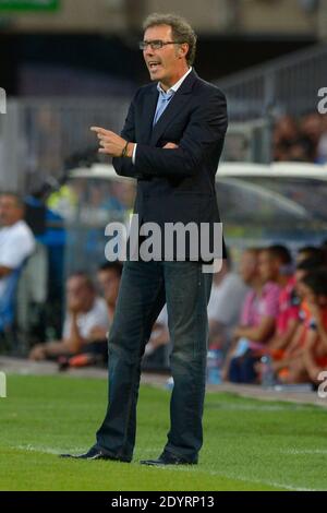 Allenatore del PSG Laurent Blanc durante la prima partita di calcio della Francia, Montpellier vs Paris-St-Germain a Montpellier, Francia, il 9 agosto 2013. PSG e Montpellier hanno disegnato 1-1. Foto di Henri Szwarc/ABACAPRESS.COM Foto Stock