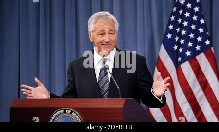 Il segretario alla Difesa Chuck Hagel parla ad una conferenza stampa con il ministro cinese della Difesa nazionale Gen. Chang Wanquan al Pentagono 19 agosto 2013 ad Arlington, VA, USA. Foto di Olivier Douliery/ABACAPRESS.COM Foto Stock