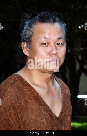 Il regista Kim Ki-duk arriva al Casinò per la Photocall e la Conferenza Stampa 'Moebius' durante il 70° Festival Internazionale del Cinema di Venezia (Mostra), presso l'isola del Lido di Venezia, il 03 settembre 2013. Foto di Aurore Marechal/ABACAPRESS.COM Foto Stock