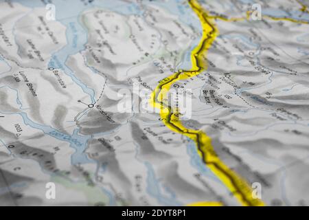 Dettaglio di una mappa stradale della scozia contrassegnata con testo Area marker Kintail Foto Stock