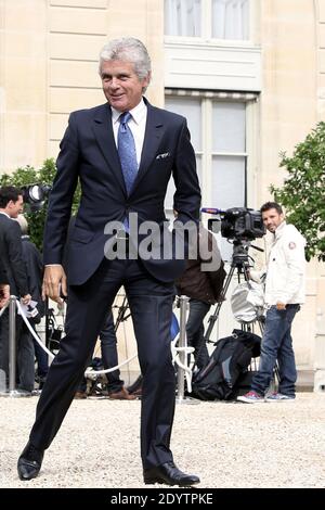 Il presidente francese Claude Serillon lascia il palazzo presidenziale Elysee dopo la riunione settimanale del gabinetto, a Parigi, in Francia, il 18 settembre 2013. Foto di Stephane Lemouton/ABACAPRESS.COM Foto Stock