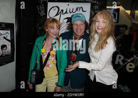 Arielle Dombasle Julie Depardieu e Philippe Katerine partecipano alla prima di 'Opium' tenutasi al 'Cinema le Saint Germain' di Parigi, Francia il 27 settembre 2013. Foto di Jerome Domine/ABACAPRESS.COM Foto Stock