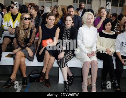 Harley Viera-Newton, Atlanta de Cadenet, Coco Rocha, Iggy Azalea e Leigh Lezark partecipano alla mostra Primavera-Estate 2014 della collezione Ready-to-Wear di Chloe, a Parigi, Francia, il 29 settembre 2013. Foto di Jerome Domine/ABACAPRESS.COM Foto Stock