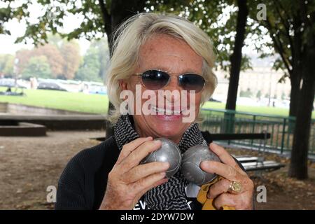 Veronique de Villele partecipa al Torneo Petanque a beneficio dell'associazione 'Meghanora' che si è tenuta a Place des Invalides a Parigi, in Francia, il 29 settembre 2013. Foto di Audrey Poree/ABACAPRESS.COM Foto Stock