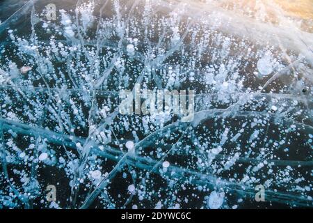 Baishan, Cina. 23 dicembre 2020. La bellezza del lago di ghiaccio blu a Baishan, Jilin, Cina il 23 dicembre, 2020.(Foto di TPG/cnsphotos) (Foto da Top Photo/Sipa USA) Credit: Sipa USA/Alamy Live News Foto Stock