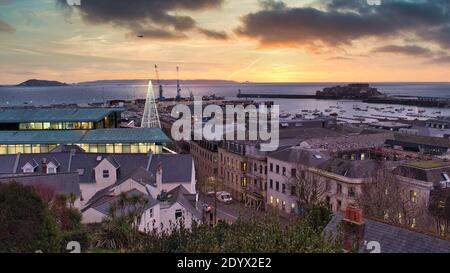 Porto di San Pietro all'alba Foto Stock