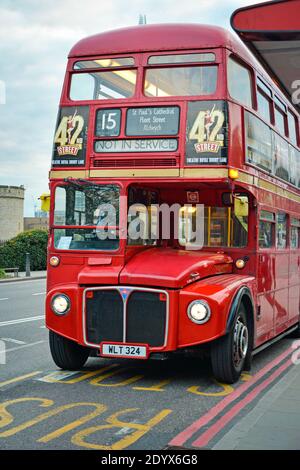 Heritage Routemaster Bus operativo a Londra, Regno Unito Foto Stock