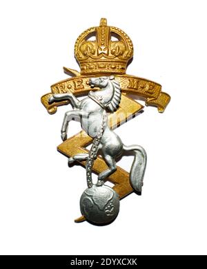 Un badge del Royal Electrical and Mechanical Engineers c. 1947-1952. Foto Stock