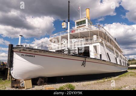 Whitehorse, Canada. 23 Giugno 2018. Il sito storico nazionale della S.S. Klondike a Whitehorse, Yukon, Canada. Il piroscafo a ruote sterzate gestito dalla British Yukon Navigation Company operò tra Whitehorse e Dawson City all'inizio del ventesimo secolo. Credit: Planetpix/Alamy Live News Foto Stock