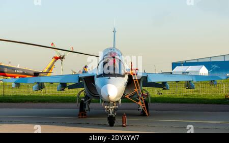 30 agosto 2019, regione di Mosca, Russia. Russo Yakovlev Yak-130 aereo da addestramento al combattimento presso il salone internazionale dell'aviazione e dello spazio. Foto Stock