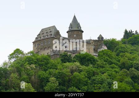 Castello di Stahleck nei pressi di Bacharach, una città del distretto di Mainz-Bingen, in Renania-Palatinato, Germania Foto Stock