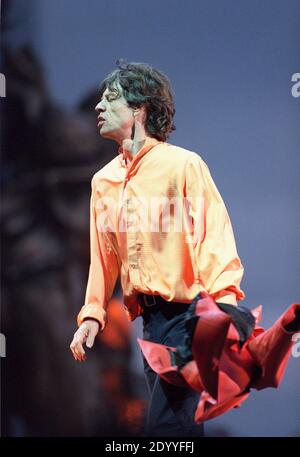 Le Rolling Stones in concerto al Don Valley Stadium di Sheffield, Regno Unito. 6 giugno 1999 Foto Stock