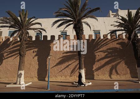 Mura della città vecchia nella bella città vecchia di Essaouira, marocco, Foto Stock