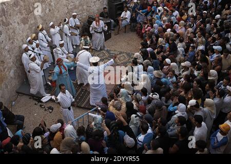 Musicisti di Gnawa a Essaouira, Marocco Foto Stock