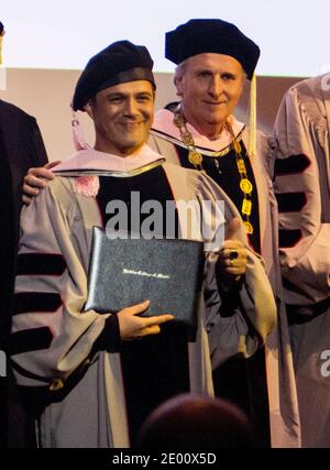 Alejandro Sanz ha conseguito una laurea honoris al Berklee College of Music di Boston, ma, USA, il 6 novembre 2013. La presentazione è seguita da un concerto che mostra la sua musica come interpretata dagli studenti e dalla facoltà di Berklee e ha anche caratterizzato Sanz stesso su canzoni selezionate. Foto di Keiko Hiromi/ABACAPRESS.COM Foto Stock