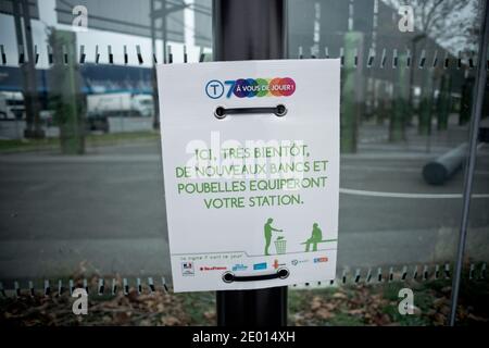 Inaugurazione Tramway 7 che collega Villejuif Aragon ad Athis-Mons, a sud di Parigi. Villejuif, Francia il 16 novembre 2013. Foto di Nicolas Messyasz/ABACAPRESS.COM Foto Stock