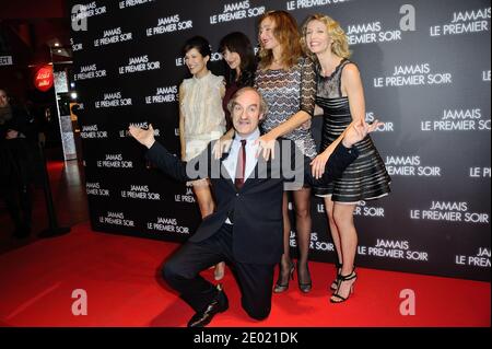 Melanie Doutey, direttore Melissa Drigeard, Julie Ferrier, Alexandra Lamy e Michel Vuillermoz, hanno partecipato alla prima Jamais le Premier Soir alla Gaumont Opera Capucines, Parigi, Francia, il 19 dicembre 2013. Foto di Aurore Marechal/ABACAPRESS.COM Foto Stock