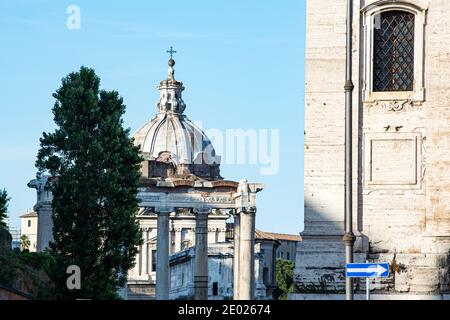 Kolomna Chiesa dell'Arcangelo Michele con un campanile Foto Stock