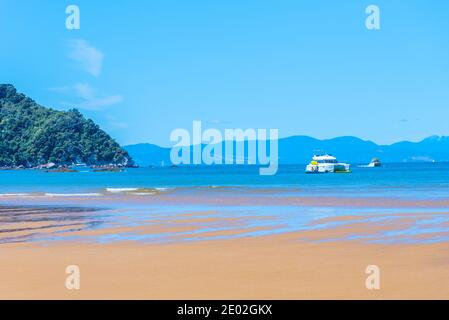 Spiaggia di Onetahuti al parco nazionale Abel Tasman in Nuova Zelanda Foto Stock