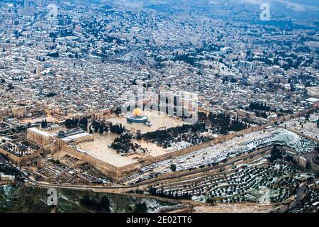Vista aerea della Cupola della roccia, il Monte del Tempio la Città Vecchia di Gerusalemme Foto Stock