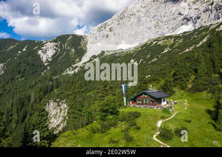 Hochland Hut nel Karwendel, Baviera, Germania Foto Stock