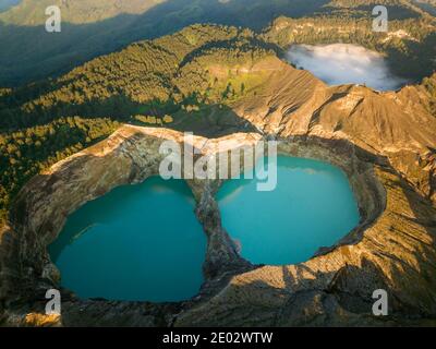 Kelimutu montagna laghi drone vista aerea in Indonesia Foto Stock