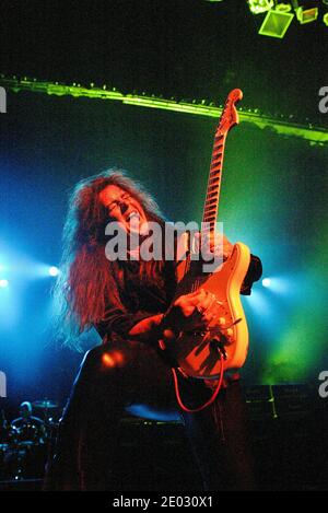 Yngwie Malmsteen si esibisce dal vivo in occasione del tour mondiale "scatenate la furia" del 2006 presso l'Enmore Theatre di Sydney, Australia, il 15 novembre 2006. Foto Stock