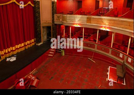 Theatre Royal auditorium, l'unica Regency Playhouse nel Regno Unito a Bury St Edmunds, durante la ristrutturazione nel 2005 Foto Stock