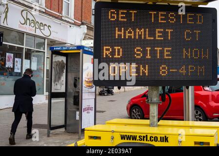 Southend on Sea, Essex, Regno Unito. 29 Dic 2020. Southend-on-Sea è stato ora nominato come uno degli hotspot Coronavirus del Regno Unito a causa dell'attuale tasso di infezione. Nella settimana che ha portato a dicembre 23, Southend-on-Sea ha visto 1,896 nuovi casi del virus confermati e ora ha un tasso di infezione di 1,035.4 per 100,000 persone - un salto da 699 la settimana prima, rendendo la città l'ottava zona più colpita nel paese. Con Essex al livello 4 molte aziende sono chiuse. Le autorità locali ‘mEssex hanno dichiarato un «incidente socchiuso» Foto Stock