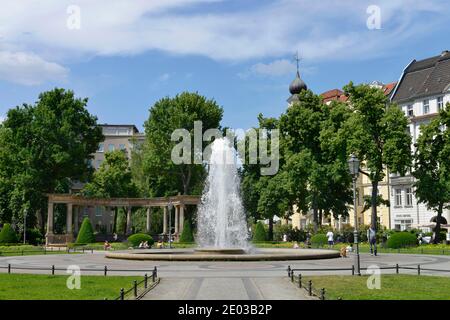 Viktoria-Luise-Platz, Schoeneberg, Berlino, Deutschland Foto Stock