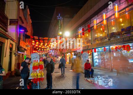 Chinatown Barrio Chino su Dolores Street nel centro storico di Città del Messico CDMX, Messico. Il centro storico di Città del Messico è un sito patrimonio dell'umanità dell'UNESCO Foto Stock