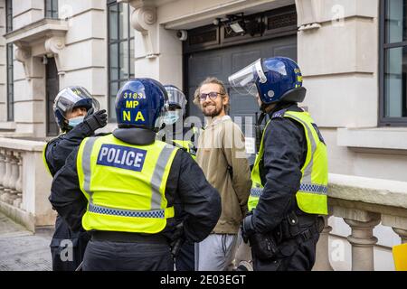 Proteste anti-Lockdown in tutta Londra caratterizzato da: Atmosfera dove: Londra, Regno Unito quando: 28 Nov 2020 credito: Phil Lewis/WENN Foto Stock